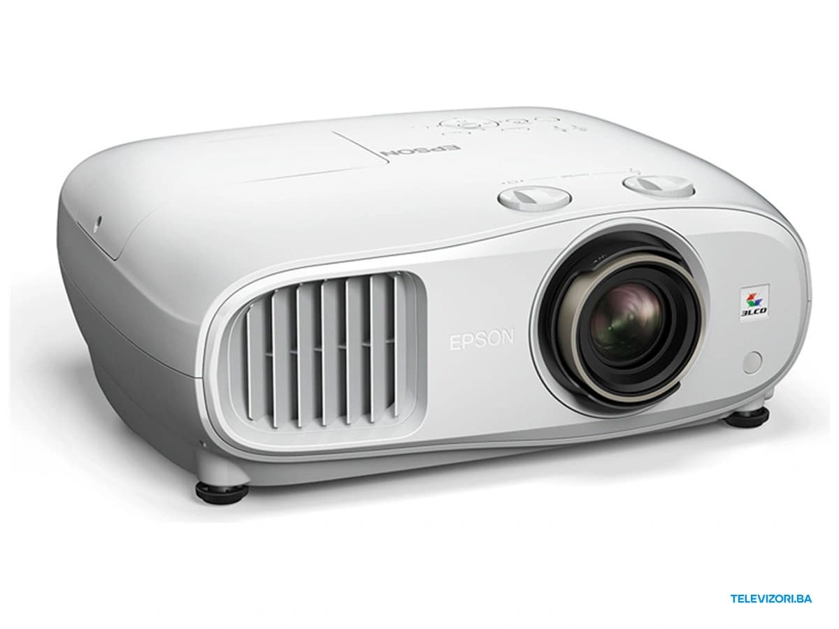 Epson EH-TW7100 projektor – pogled ukoso